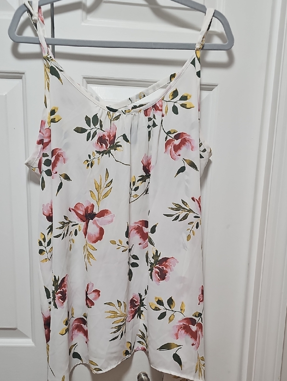 Torrid Sharkbite Cami Tank: Cream And Floral